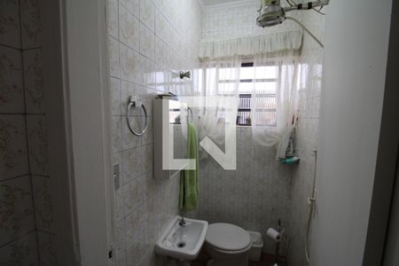 Casa à venda com 220m², 3 quartos e 2 vagasQuarto 1 - Banheiro