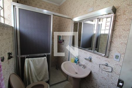 Casa à venda com 220m², 3 quartos e 2 vagasQuarto 2 - Banheiro