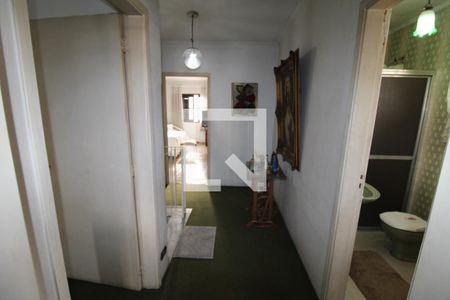 Casa à venda com 220m², 3 quartos e 2 vagasCorredor