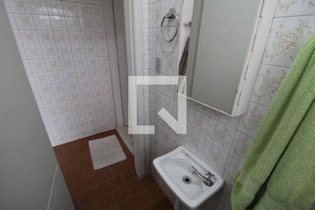 Casa à venda com 220m², 3 quartos e 2 vagasQuarto 1 - Banheiro