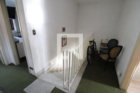 Casa à venda com 220m², 3 quartos e 2 vagasCorredor