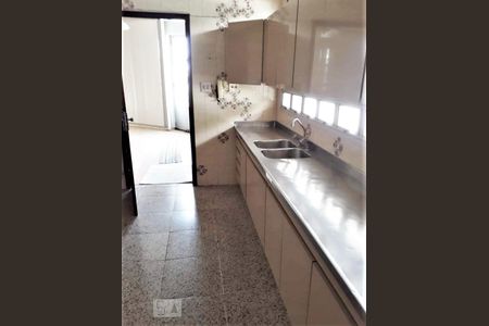 Casa à venda com 424m², 4 quartos e 5 vagas Casa à venda com 424m², 4 quartos e 5 vagasCozinha
