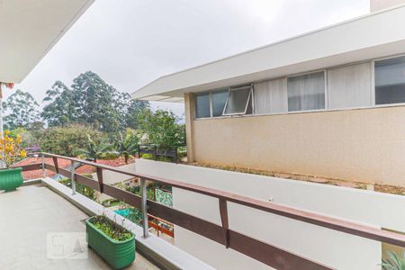 Casa à venda com 511m², 4 quartos e 6 vagas Casa à venda com 511m², 4 quartos e 6 vagasVaranda Quarto 1