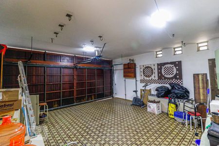 Casa à venda com 511m², 4 quartos e 6 vagas Casa à venda com 511m², 4 quartos e 6 vagasGaragem