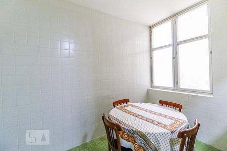 Casa à venda com 511m², 4 quartos e 6 vagas Casa à venda com 511m², 4 quartos e 6 vagasCopa