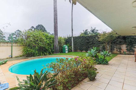 Casa à venda com 511m², 4 quartos e 6 vagas Casa à venda com 511m², 4 quartos e 6 vagasQuintal