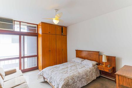 Casa à venda com 511m², 4 quartos e 6 vagas Casa à venda com 511m², 4 quartos e 6 vagasQuarto 2