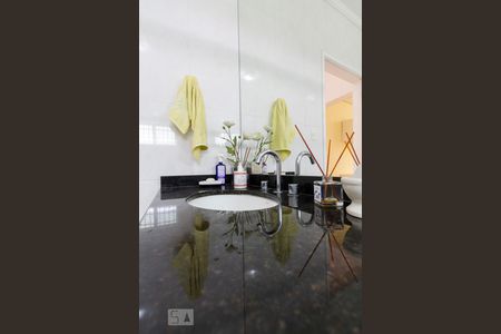 Casa à venda com 120m², 2 quartos e 3 vagasBanheiro Social