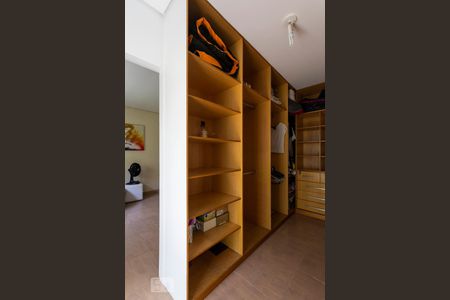 Casa à venda com 120m², 2 quartos e 3 vagasCloset do Quarto 2 - Suíte