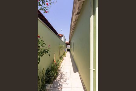 Casa à venda com 120m², 2 quartos e 3 vagasCorredor lateral