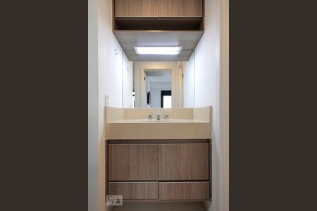 Banheiro de apartamento para alugar com 1 quarto, 42m² em Bela Vista, São Paulo