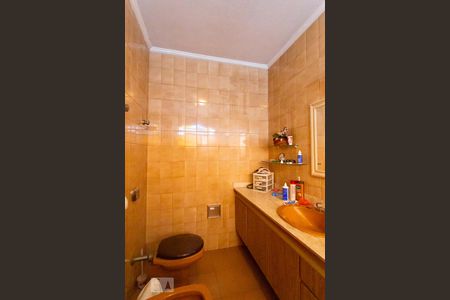 Casa à venda com 420m², 4 quartos e 2 vagasBanheiro