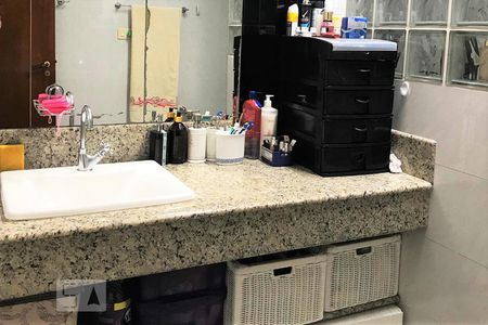 Casa à venda com 342m², 4 quartos e 4 vagas Casa à venda com 342m², 4 quartos e 4 vagasBanheiro 3