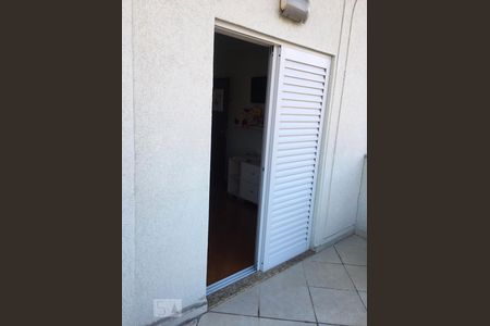 Casa à venda com 150m², 3 quartos e 2 vagasSacada Quarto 2