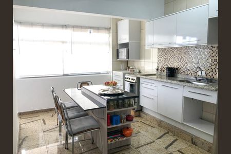Apartamento à venda com 90m², 2 quartos e 1 vaga Apartamento à venda com 90m², 2 quartos e 1 vagaCozinha