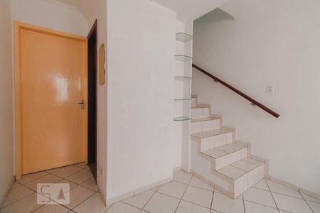 Sala de casa de condomínio para alugar com 2 quartos, 63m² em Vila Aricanduva, São Paulo