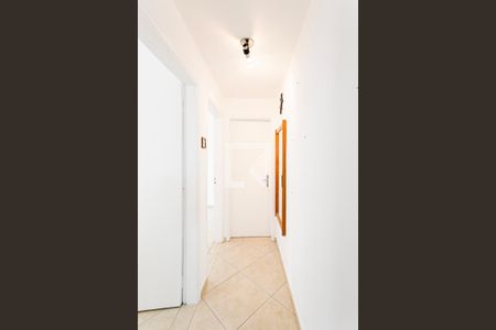 Corredor de apartamento para alugar com 2 quartos, 90m² em Cerqueira César, São Paulo