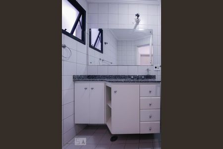 Apartamento para alugar com 70m², 2 quartos e 1 vaga Apartamento para alugar com 70m², 2 quartos e 1 vagaBanheiro Social