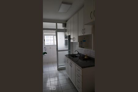 Cozinha de apartamento para alugar com 2 quartos, 67m² em Vila Azevedo, São Paulo