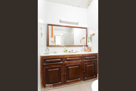 Apartamento à venda com 400m², 4 quartos e 3 vagas Apartamento à venda com 400m², 4 quartos e 3 vagasBanheiro Suíte 1