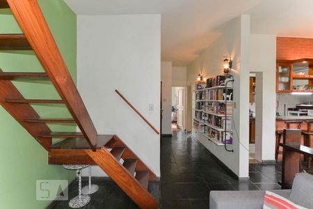 Apartamento à venda com 400m², 4 quartos e 3 vagas Apartamento à venda com 400m², 4 quartos e 3 vagasSala terceiro andar