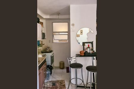Sala/Cozinha de apartamento à venda com 2 quartos, 43m² em Vila Nova, Porto Alegre