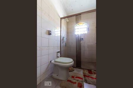 Casa à venda com 250m², 3 quartos e 2 vagas Casa à venda com 250m², 3 quartos e 2 vagasBanheiro Quarto 1 - Suite