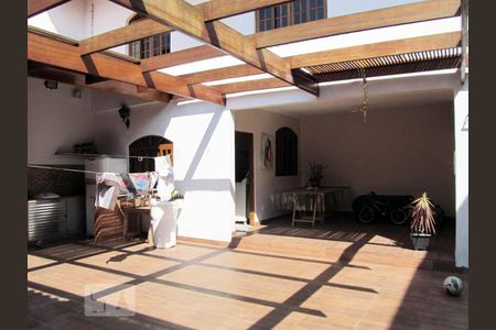 Casa à venda com 480m², 5 quartos e 2 vagas Casa à venda com 480m², 5 quartos e 2 vagasQuintal