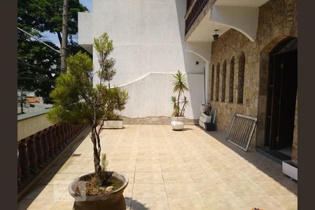 Casa à venda com 480m², 5 quartos e 2 vagas Casa à venda com 480m², 5 quartos e 2 vagasQuintal