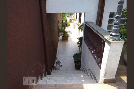 Casa à venda com 480m², 5 quartos e 2 vagas Casa à venda com 480m², 5 quartos e 2 vagasQuintal