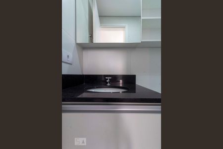 Banheiro  de apartamento para alugar com 1 quarto, 35m² em Vila Tolstoi, São Paulo
