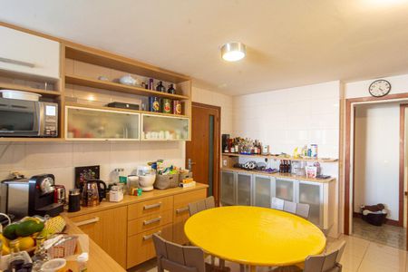 Apartamento para alugar com 370m², 5 quartos e 3 vagasCozinha 