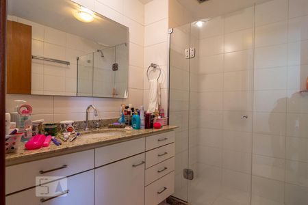 Apartamento para alugar com 370m², 5 quartos e 3 vagasBanheiro da Suite 2