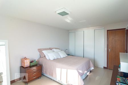 Apartamento para alugar com 370m², 5 quartos e 3 vagasSuite 