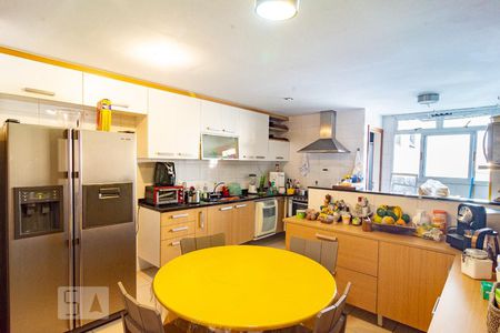 Apartamento para alugar com 370m², 5 quartos e 3 vagasCozinha 