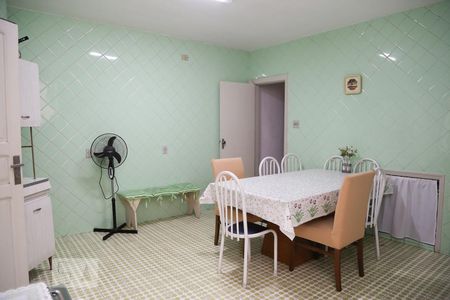 Casa à venda com 140m², 3 quartos e 2 vagas Casa à venda com 140m², 3 quartos e 2 vagasCozinha