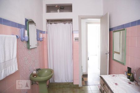 Casa à venda com 140m², 3 quartos e 2 vagas Casa à venda com 140m², 3 quartos e 2 vagasBanheiro 1