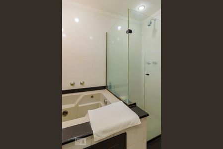 Apartamento à venda com 180m², 4 quartos e 4 vagasBanheiro da Suíte