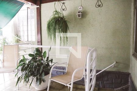 Casa à venda com 173m², 2 quartos e 1 vaga Casa à venda com 173m², 2 quartos e 1 vagaVaranda