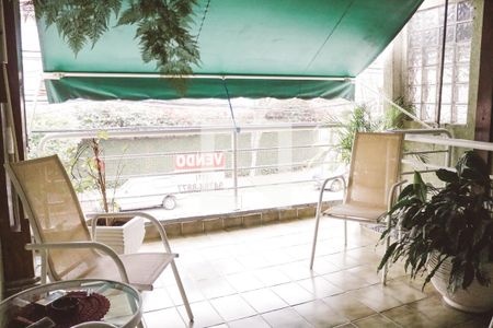 Casa à venda com 173m², 2 quartos e 1 vaga Casa à venda com 173m², 2 quartos e 1 vagaVaranda