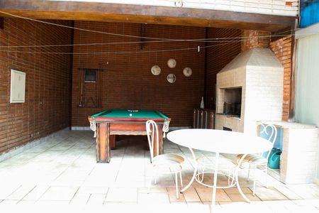 Casa à venda com 416m², 4 quartos e 6 vagasQuintal