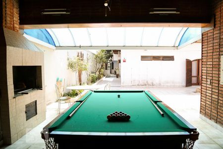 Casa à venda com 416m², 4 quartos e 6 vagasQuintal