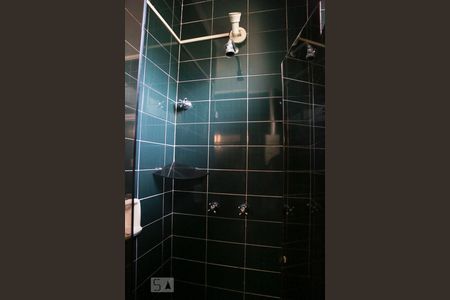 Casa à venda com 416m², 4 quartos e 6 vagasBanheiro 1