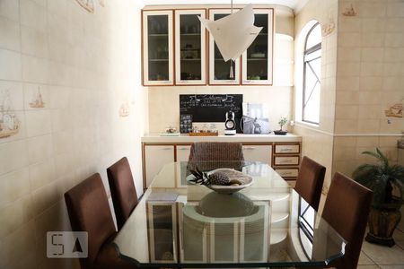 Casa à venda com 416m², 4 quartos e 6 vagasCozinha