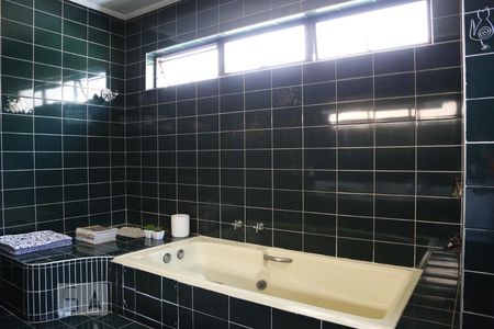 Casa à venda com 416m², 4 quartos e 6 vagasBanheiro 1