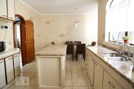 Casa à venda com 416m², 4 quartos e 6 vagasCozinha