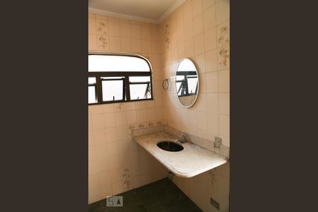 Casa à venda com 416m², 4 quartos e 6 vagasBanheiro da Piscina