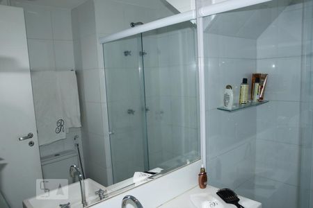 Apartamento à venda com 182m², 3 quartos e 2 vagasBanheiro da Suíte
