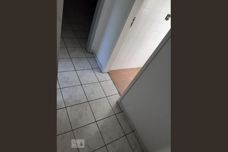 Corredor  de casa para alugar com 2 quartos, 68m² em Vila Emir, São Paulo