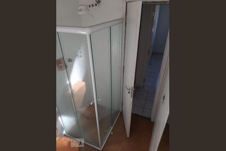 Banheiro de casa para alugar com 2 quartos, 68m² em Vila Emir, São Paulo